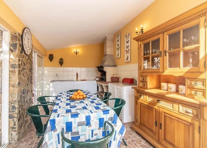 Terramar - Golden & Salty 빌라 기아